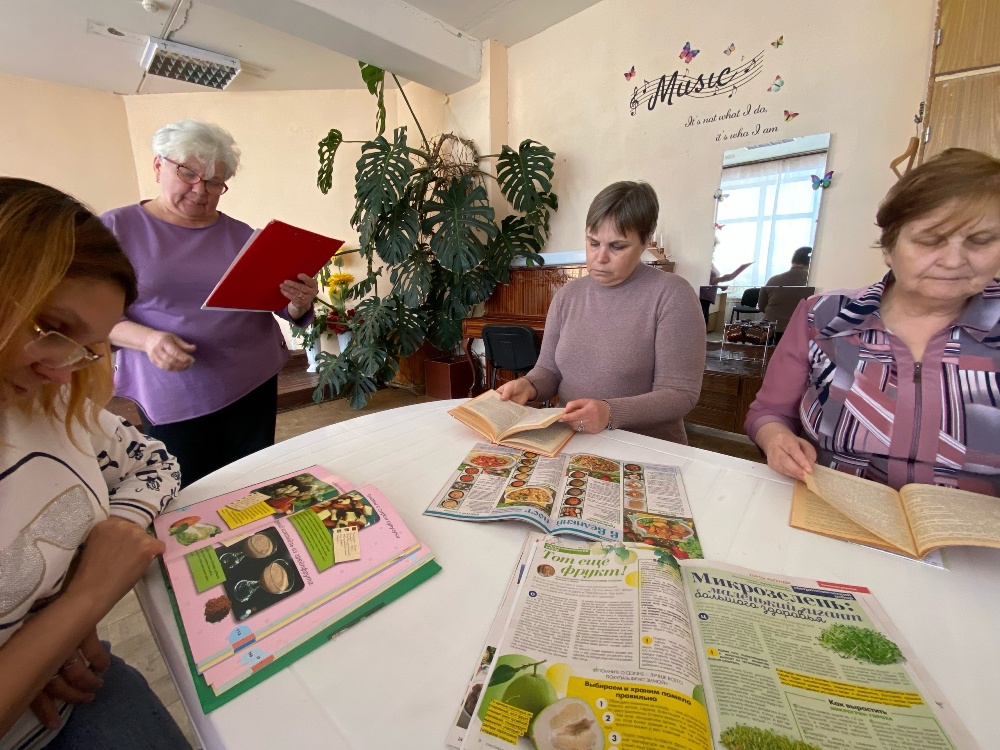 Сотрудники Октябрьского СДК, совместно с Сельской библиотекой, провели круглый стол на тему: «Здоровое питание в Великий пост».