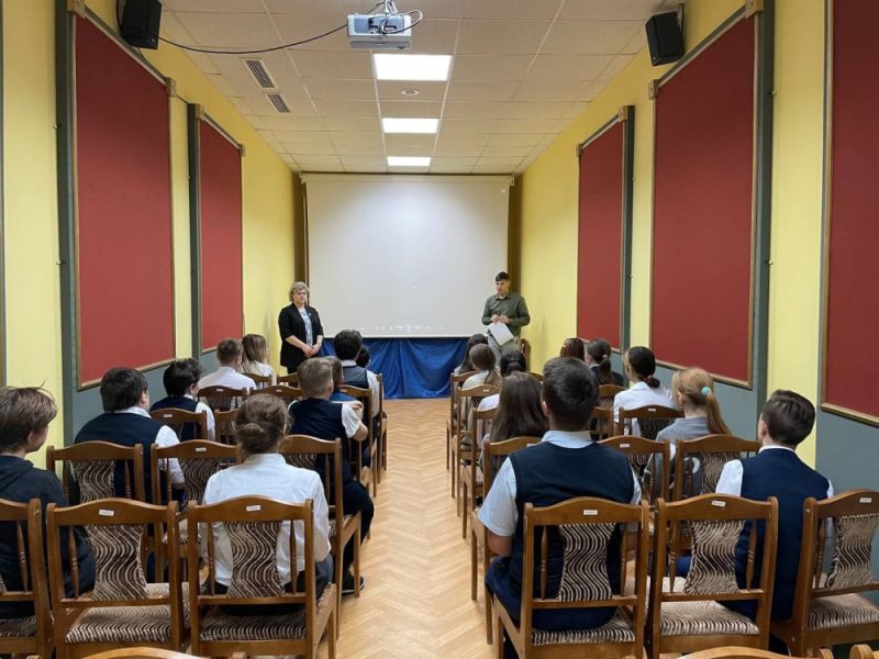 «5 ДНЕЙ» - короткометражный фильм, который сегодня был продемонстрирован в рамках проекта «Киноуроки в школах России».