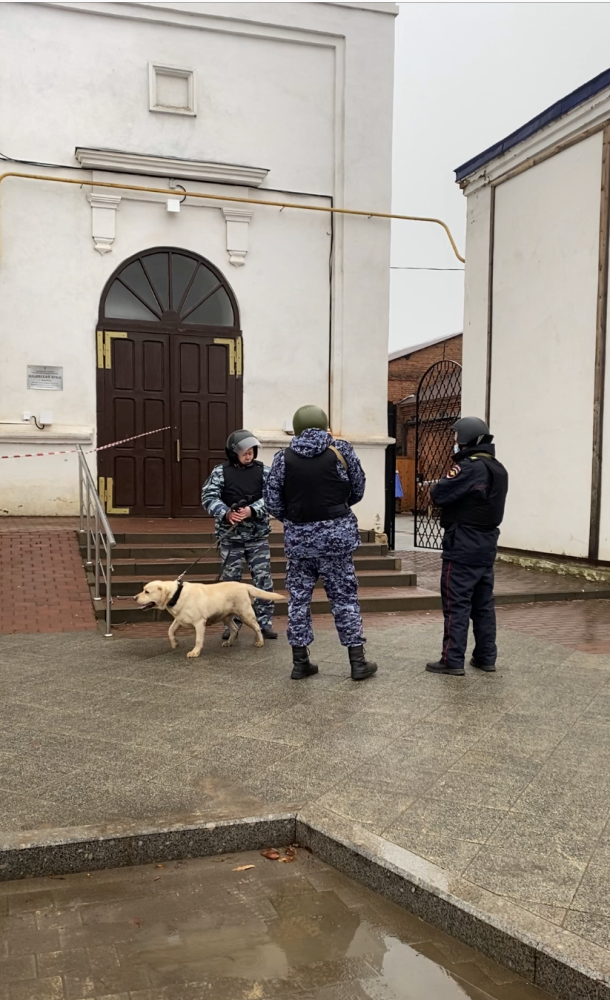 Сотрудники полиции ОМВД России по г.о. Зарайск приняли участие в практической антитеррористической тренировке.
