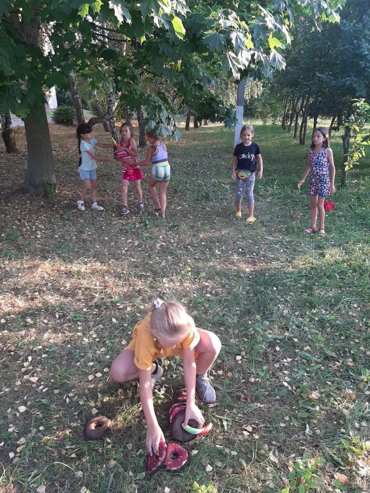 Сотрудники Октябрьского СДК провели для детей экскурсию-пикник «Заповедный остров».