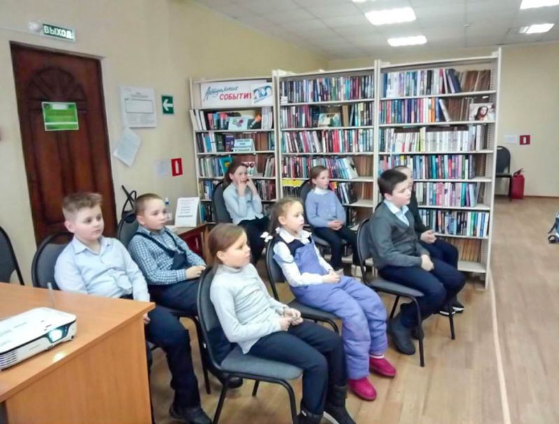 Отмечая 125-летие В.П. Катаева Алферьевская сельская библиотека провела для младших школьников литературное досье «Счастливый дар Катаева».