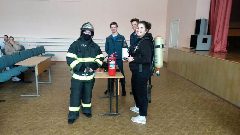 Открытые уроки по обучению правилам пожарной безопасности и отработке навыков использования первичных средств пожаротушения