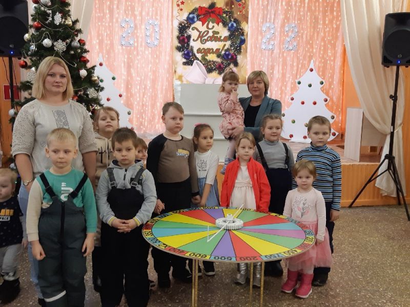 Новоселковская сельская библиотека совместно с Новосёлковским СДК провели познавательную игру – поле чудес «Традиции празднования Рождества на Руси»