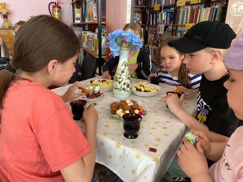 К Международному дню семьи сотрудники Октябрьского СДК совместно с Сельской библиотекой провели семейный праздник 