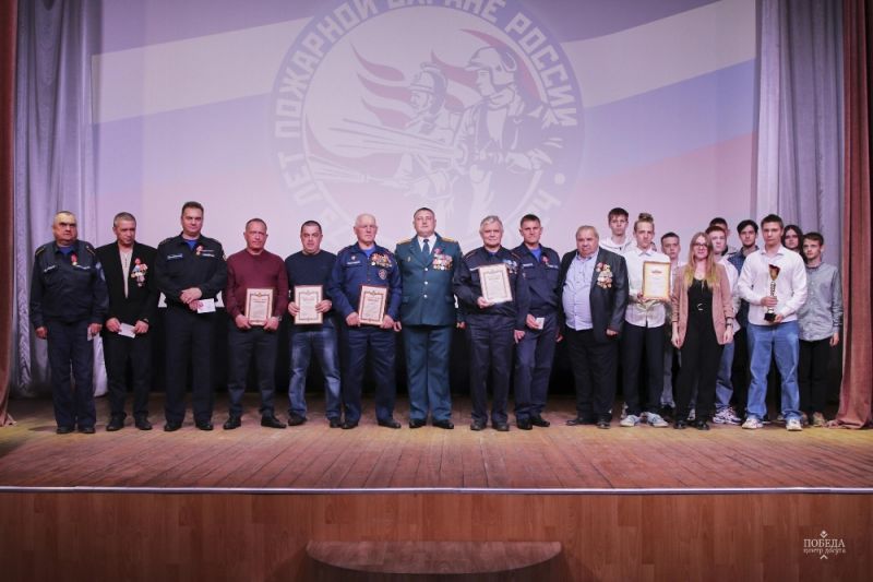 В Центре досуга «Победа» города Зарайска прошло торжественное мероприятие, посвященное 375-летию пожарной охраны Российской Федерации.