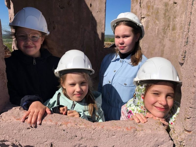 Ученики художественного отделения Зарайской детской школы искусств имени А. С. Голубкиной посетили Водонапорную башню
