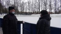 Полиция Зарайска проводит проверки безопасности на снежных и ледяных горках