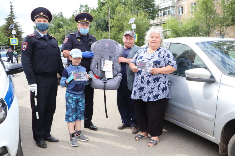 Автоинспекторы Зарайска провели профилактическое мероприятие «Автокресло детям»